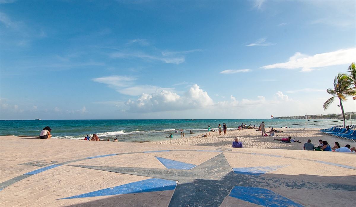 Magnífico chalet de 3 plantas en Playa del Carmen en venta