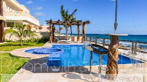 Excepcional villa en primera línea para la venta en Tankah Bay